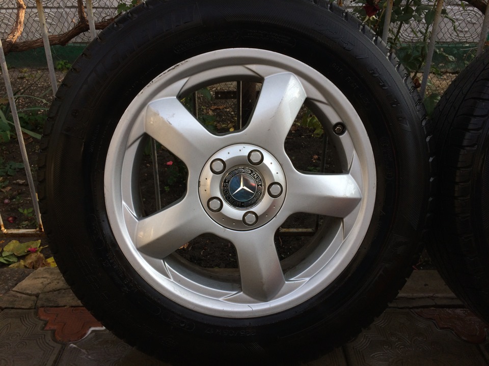 Продам диски з гумою BORBET R17 5