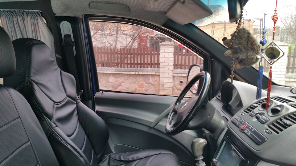 Пластик салону в чорний колір 2