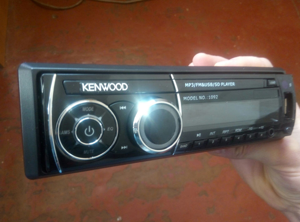 Нова магнітолка Keenwood 2