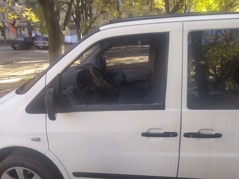 Нехороші люди вирішили обікрасти Віто... 1