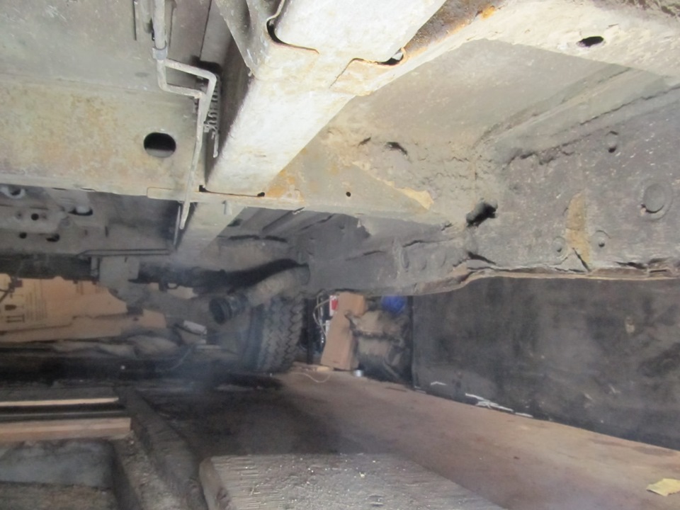 Зі сльозами на очах пиляємо кузов і деребом Вітька Vito 638 2001 року народження 2