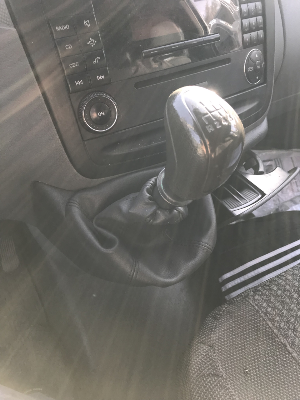 Полировка фар и чехол КПП -приводим машину в порядок 4
