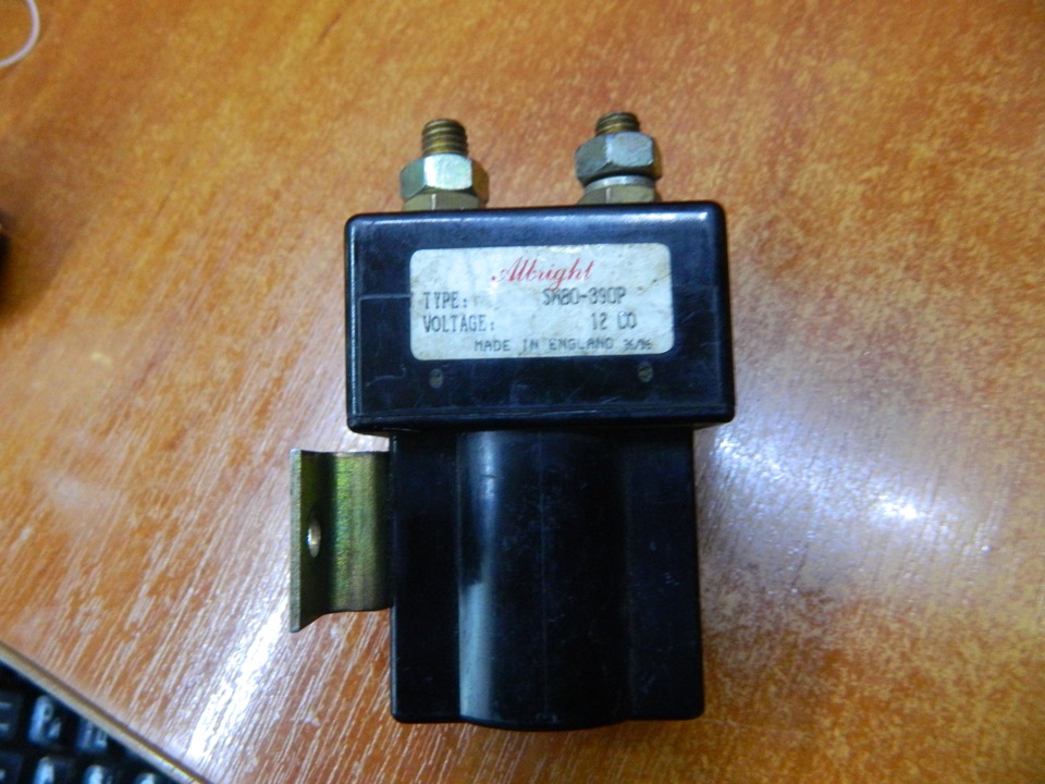 комутатор 2 акумів. 1