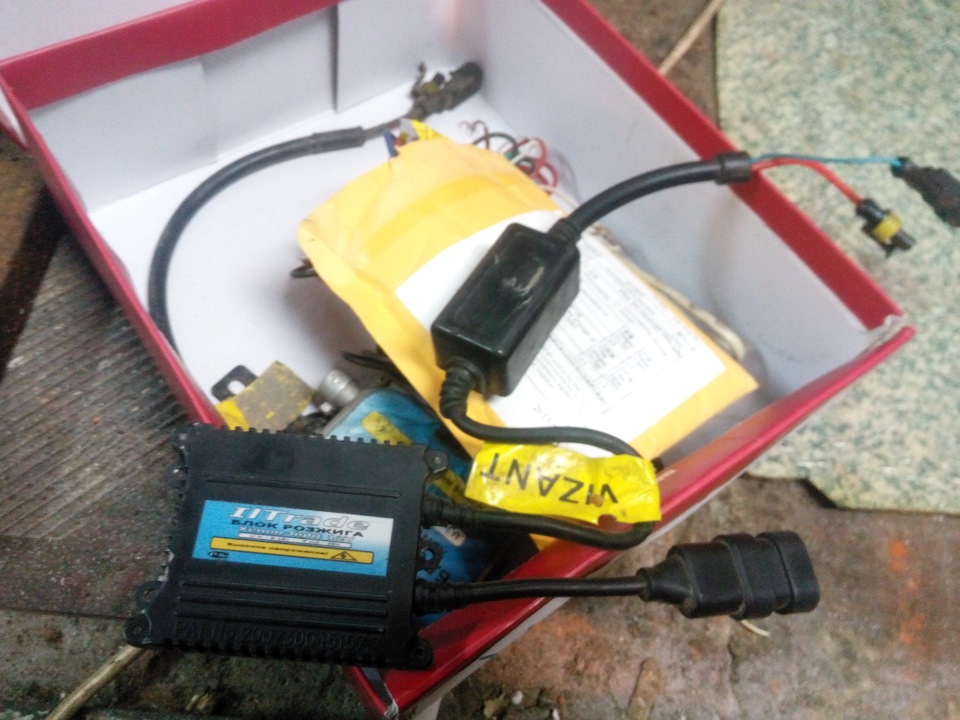 Авто фари Hella FF 50 2