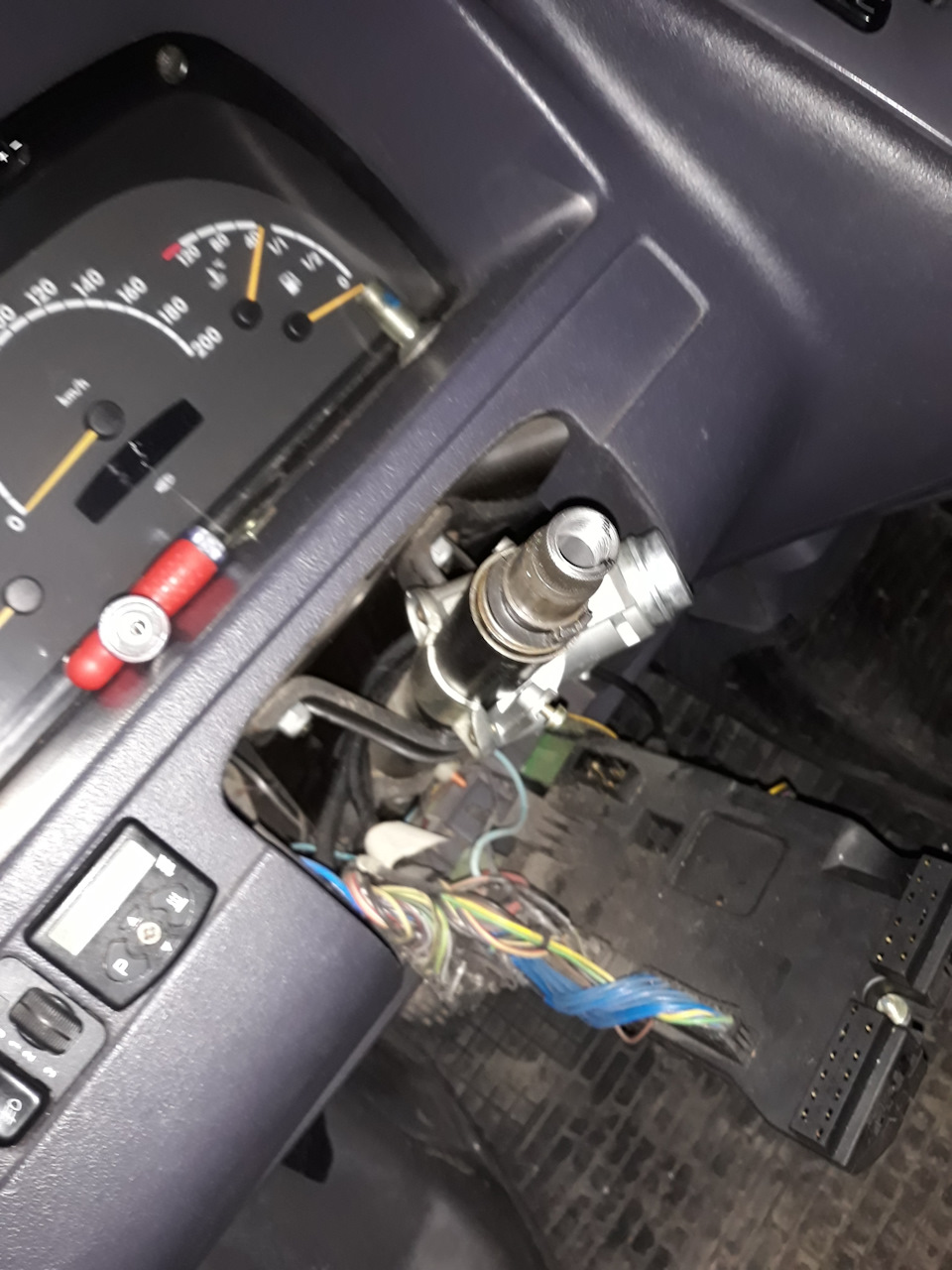 Контактна група Mercedes-Benz Vito 638 4