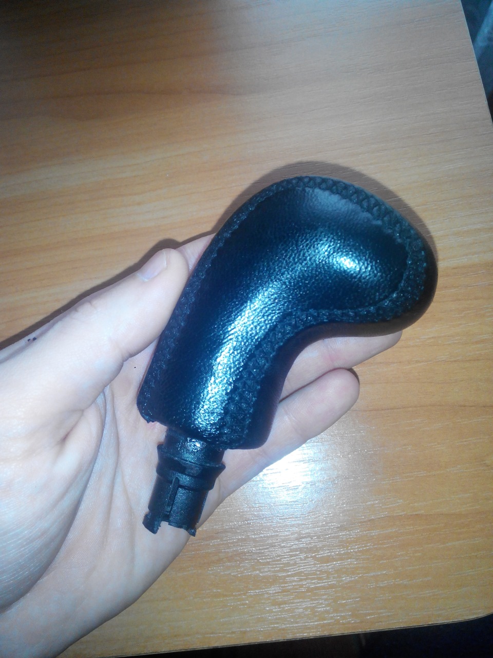 Обшив другу ручку кпп шкірою.=) 3