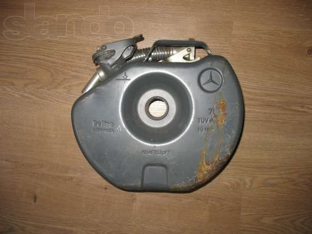 Продам оригінальну резервну каністру Mercedes/Bellino на 7 літрів. 4