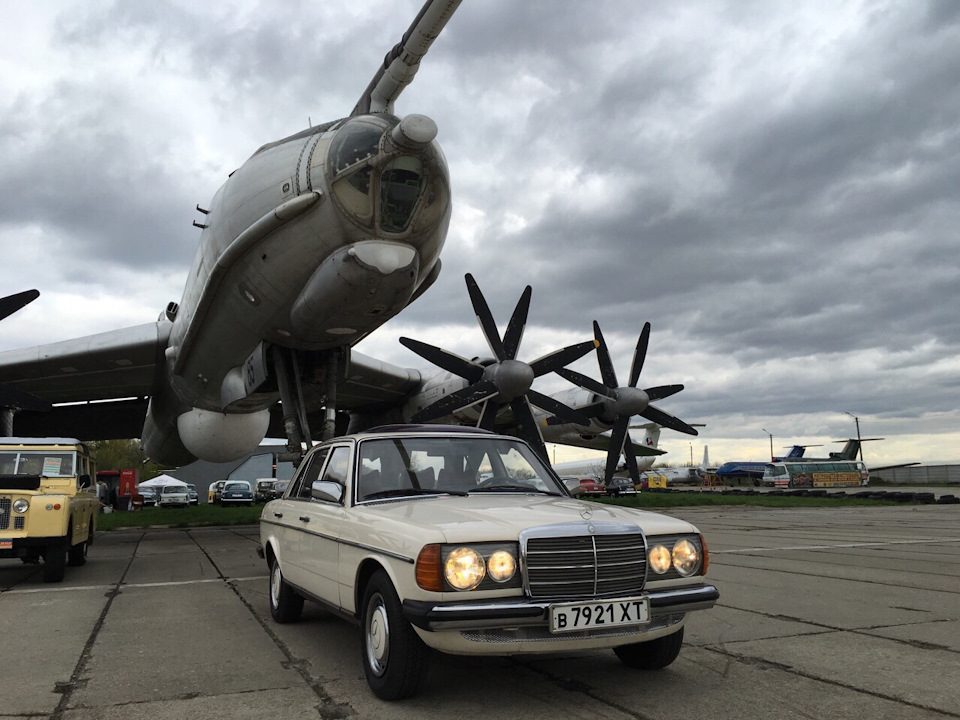 For Sale w123 2