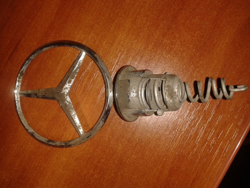 знак mercedes 1