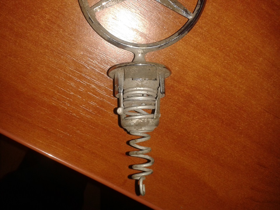 знак mercedes 3