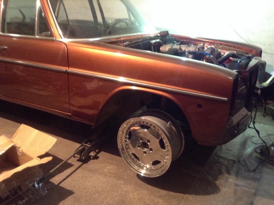 Прикладка парадних тапок AMG Aero 3pc. 2