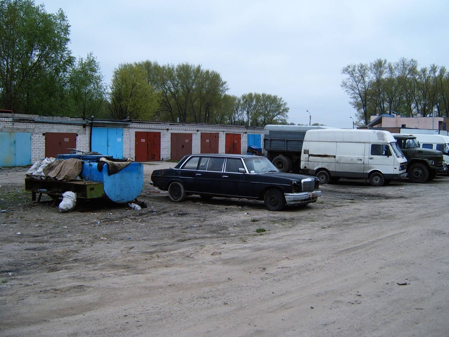 Притягли його додому... 1