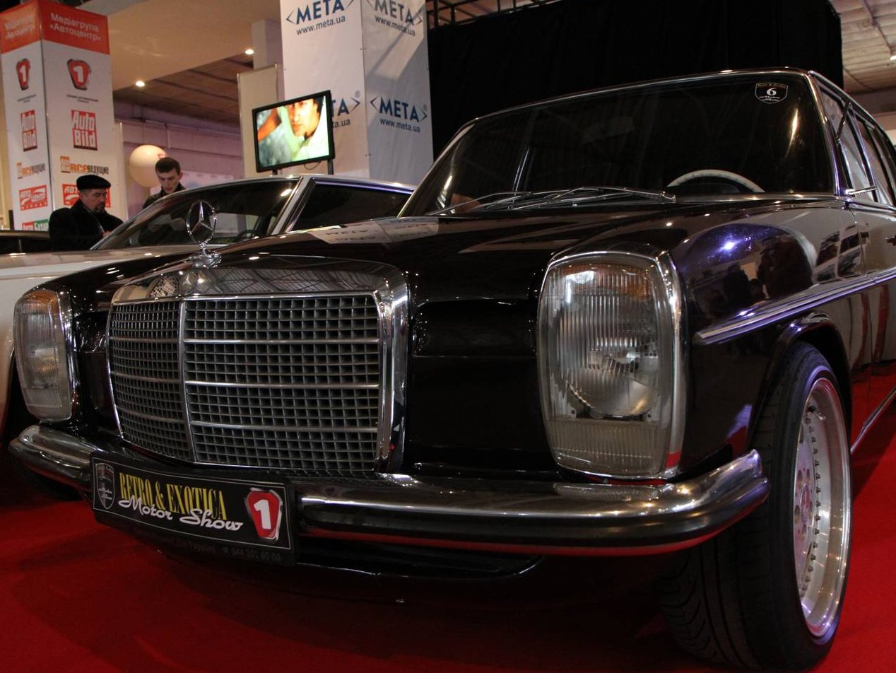 Retro & Exotica Motor Show 2011 3
