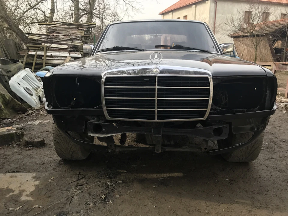 Капот і крила на місці