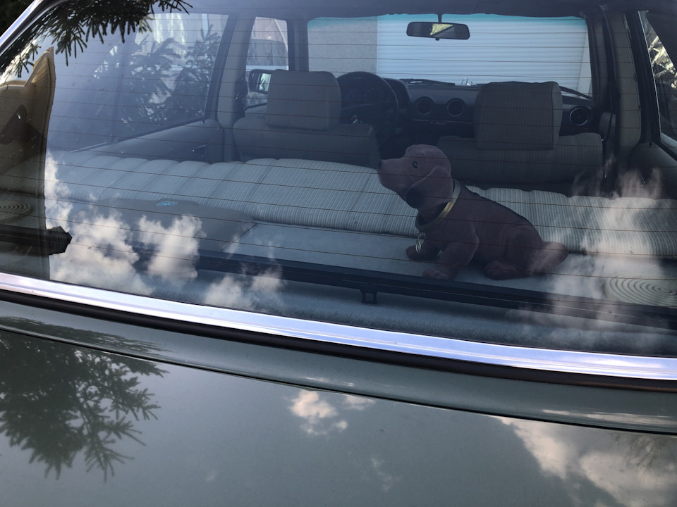 Nodding Dog Classic 1