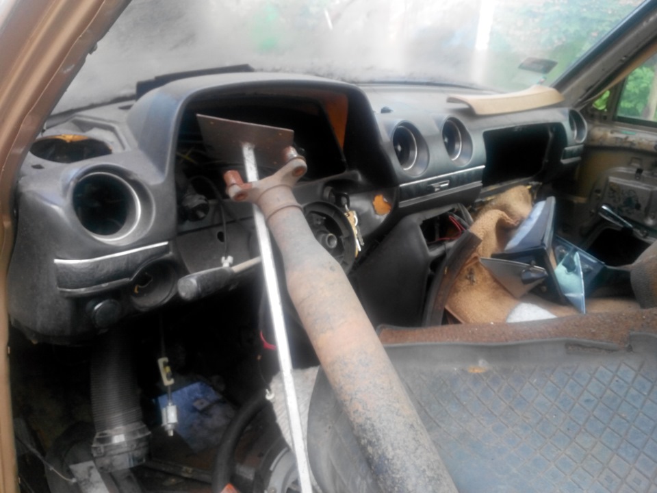 розпродаємо запчастини мерседес w123 3.0D 5