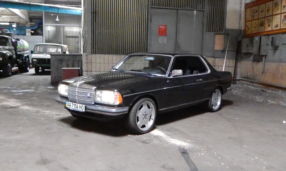 Mercedes-Benz Coupes Kyiv Photo Day 2016. В Ангарі. АТП №3 4