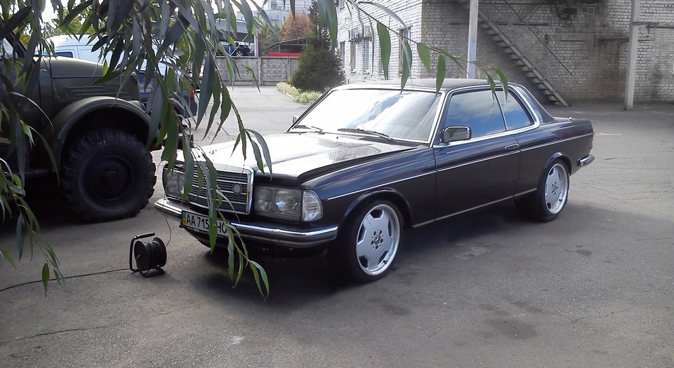 Завтра заїзд на виставку Old Car Fest Kiev, а сьогодні. 1