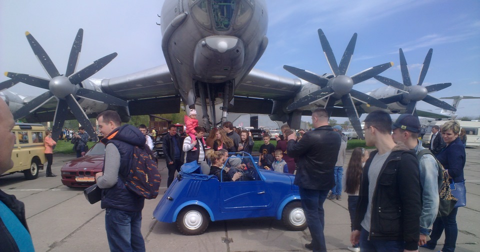 Ось і я дістався Old Car Land 2016 3