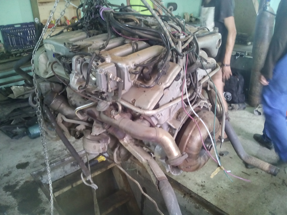 Установка двигуна 6.0V12 5