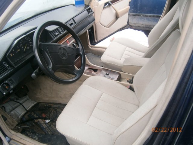 КУПЛЮ Сидіння передні бежеві w123-124 3