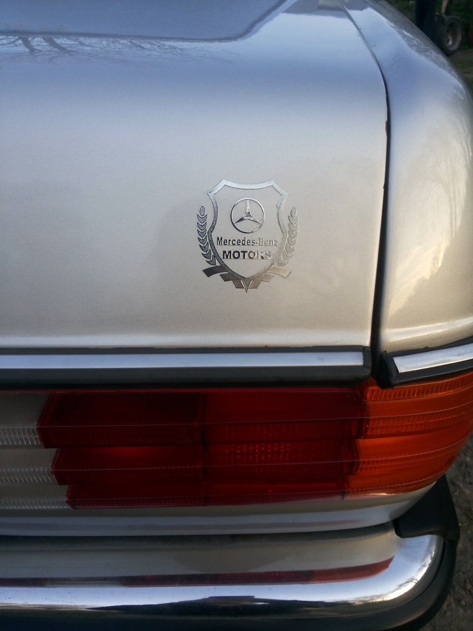 Mercedes Benz MOTORS 1