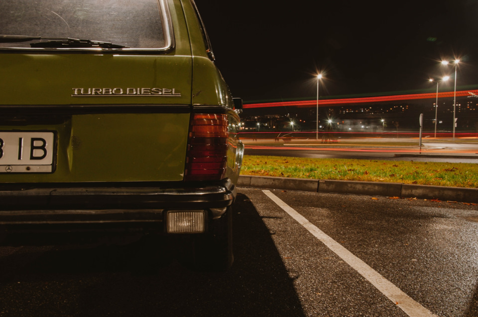 Фотосет Mercedes W123 Wagon на тлі нічного міста🌃📷 5