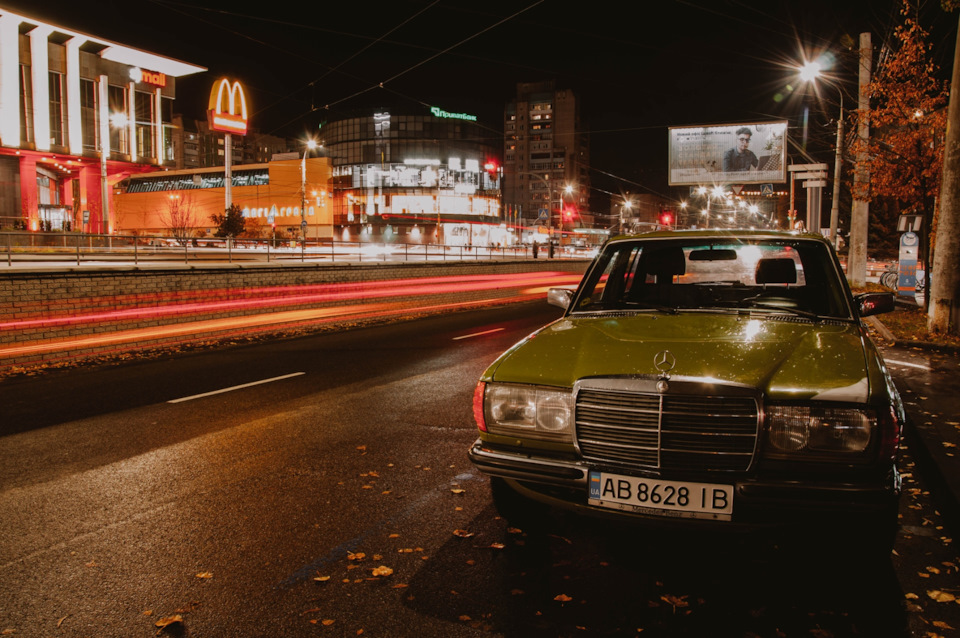 Фотосет Mercedes W123 Wagon на тлі нічного міста🌃📷 1