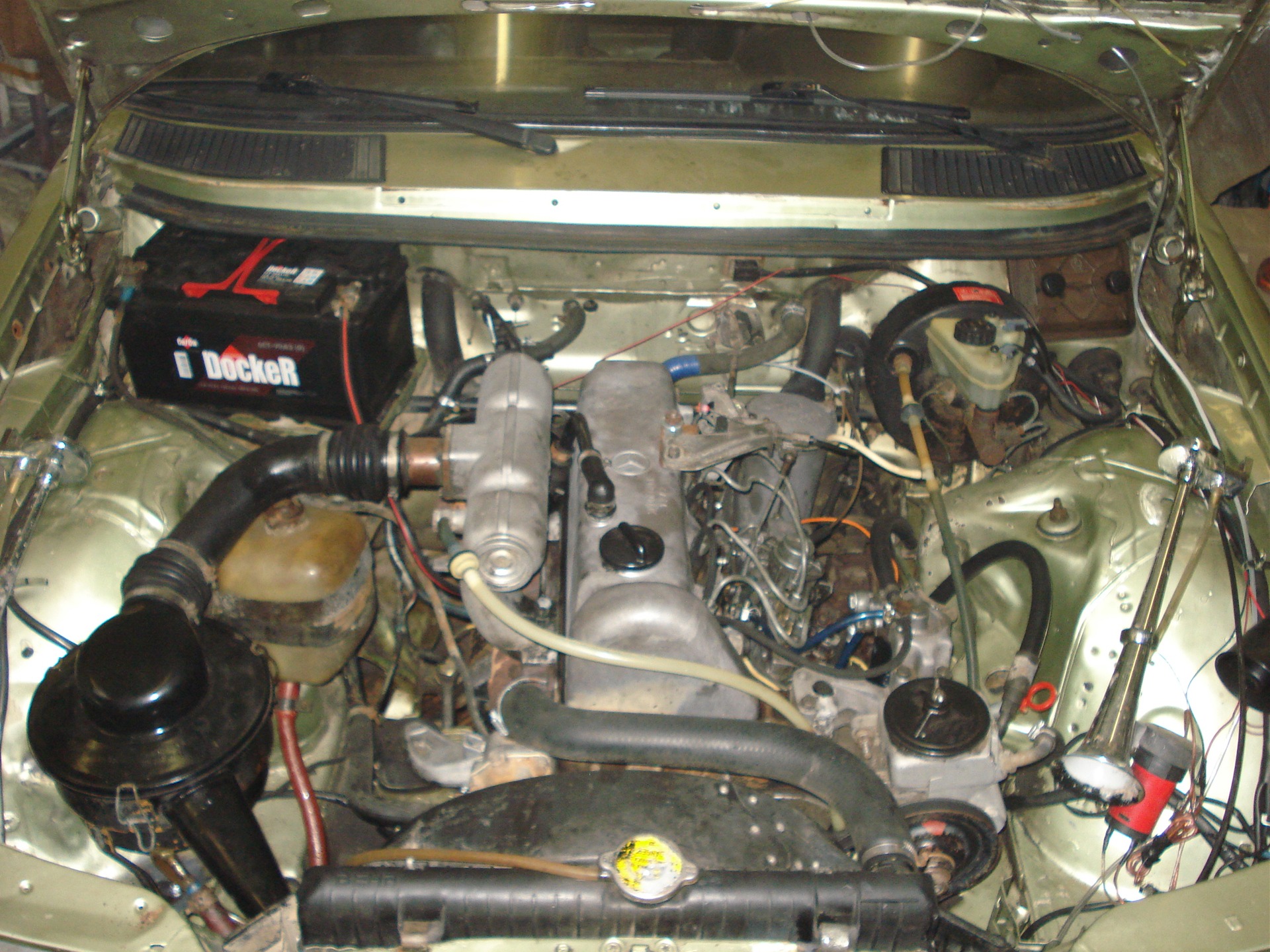 Мерседес це- 2