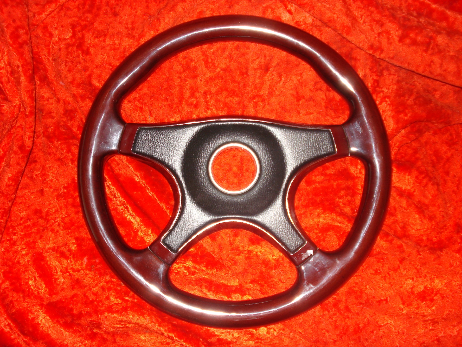 Мерседес це- 4