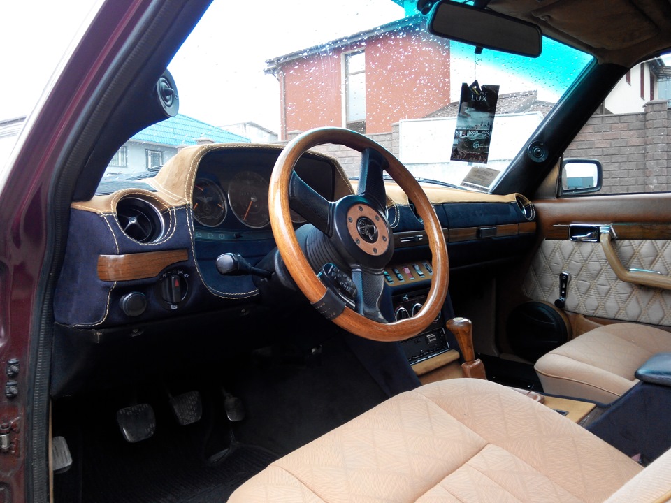 Перешив торпеди на Mercedes W123 в алькантару 2