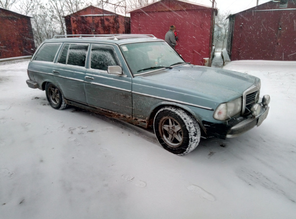 Готуй сани з літа…))), або з життя Чарлика ))) 1