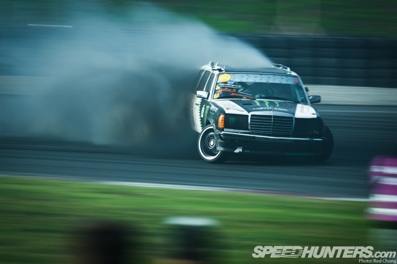 W123 BLACK SMOKE 1