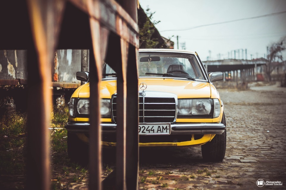 Фото сесія Mercedes 123 CE 2