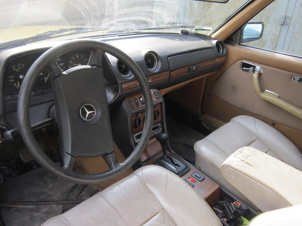 Продам шкіряний білий салон Mersedes 126 coupe 5
