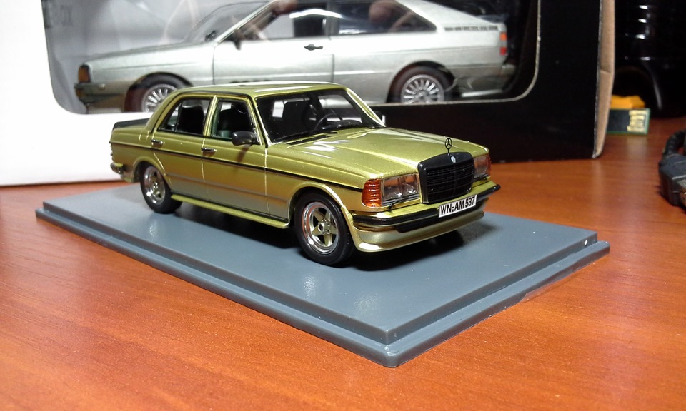 AMG Mercedes-Benz 280E 1/43 Neo 3