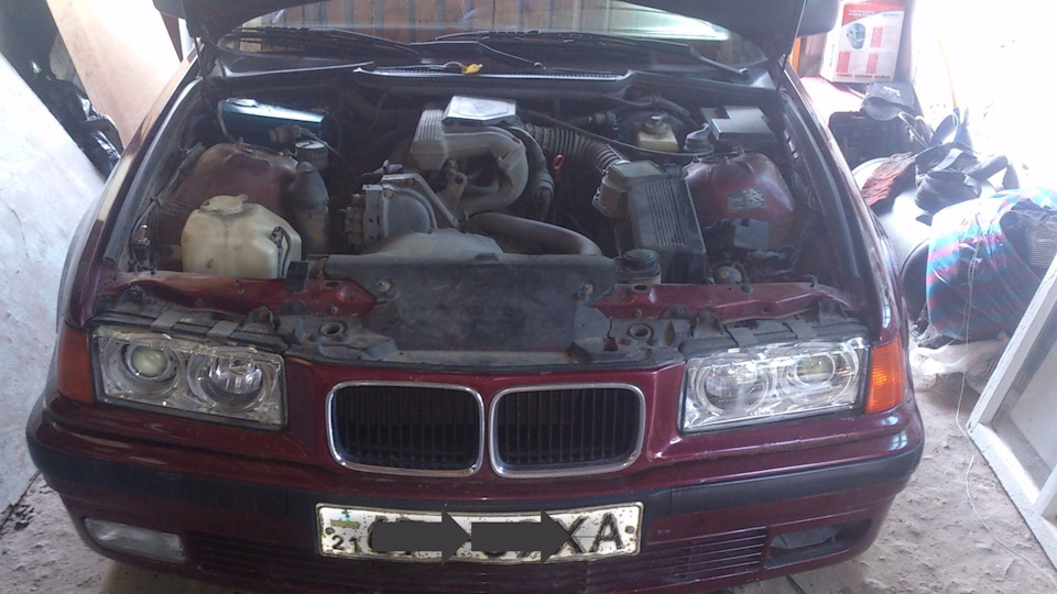 В гості заїхала BMW e36 1