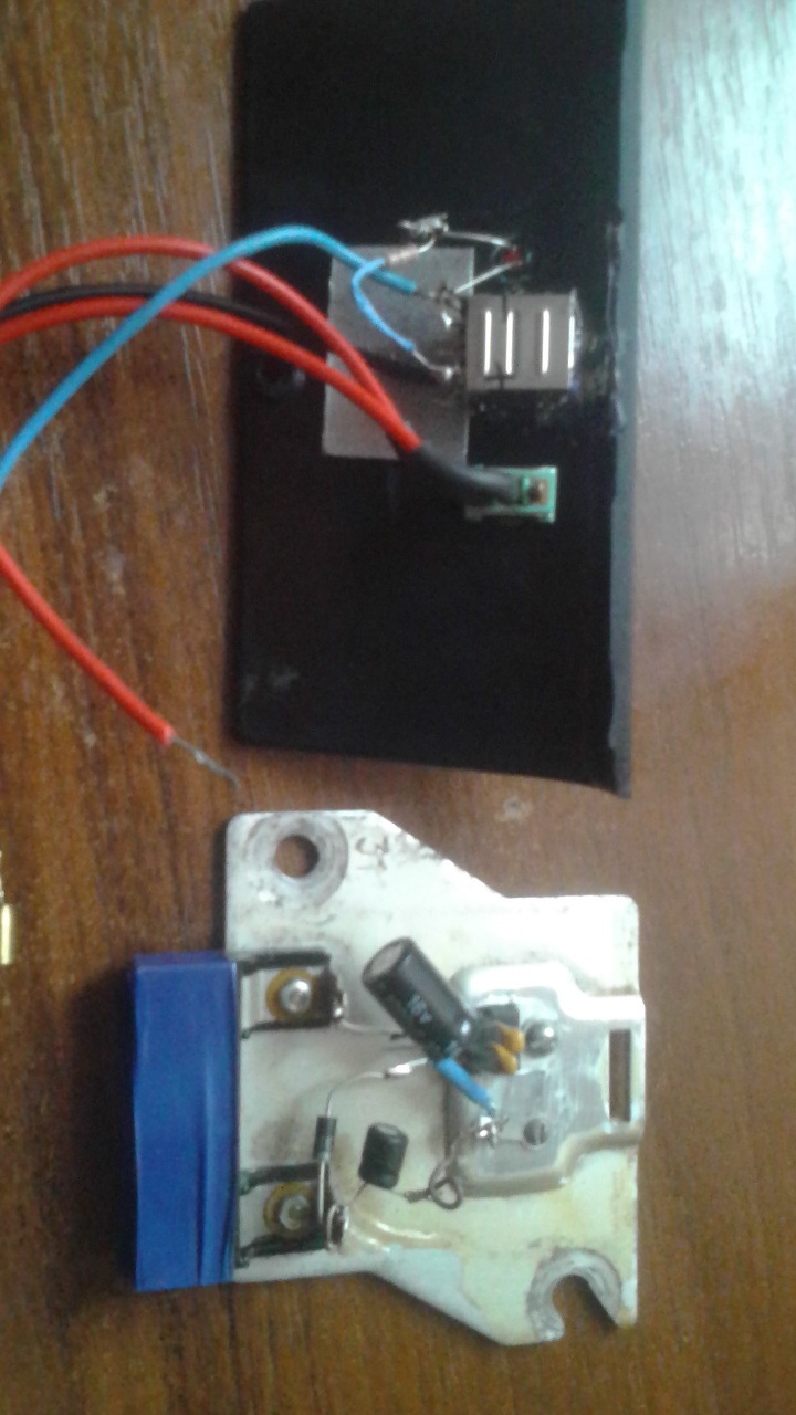вбудований usb в мерсі 2
