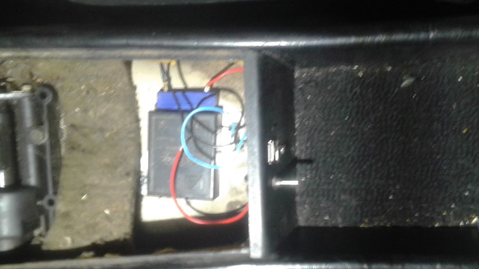 вбудований usb в мерсі 5