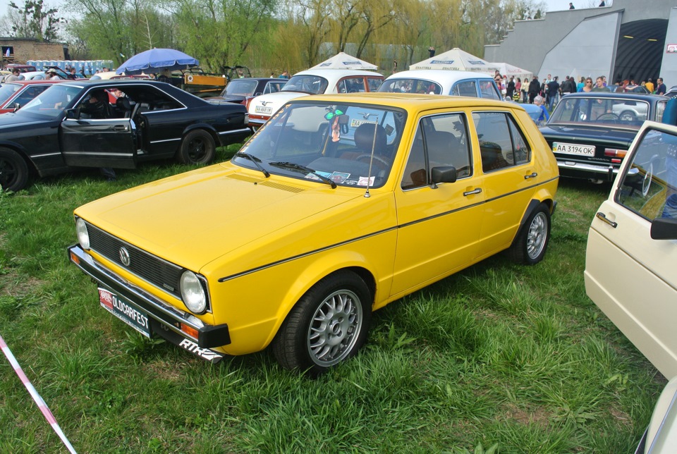 OldCarFest Part 8 Volkswagen Golf 2