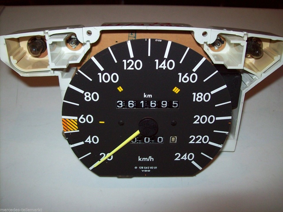 Спідометр від W 126 у приладку W 123. 1