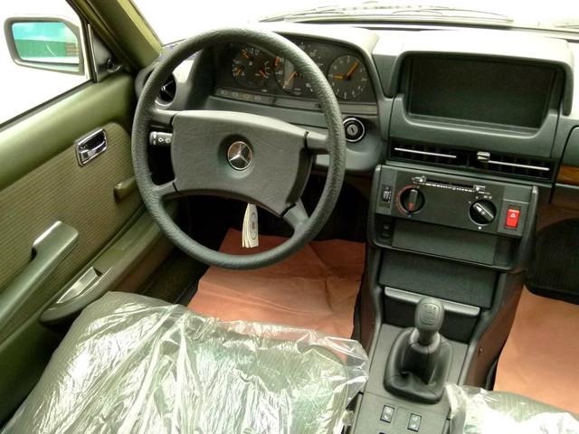 Спецтранспорт на базі W123 3