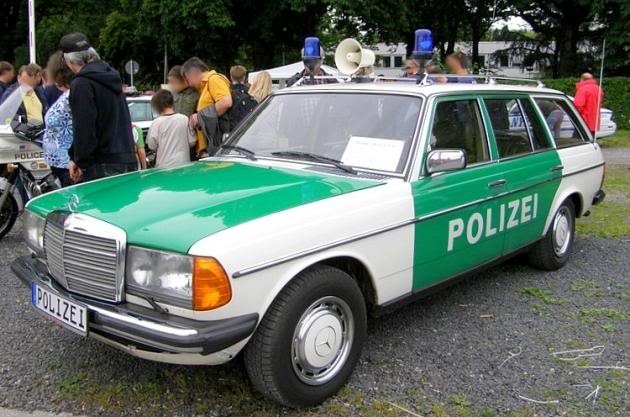 Спецтранспорт на базі W123 4