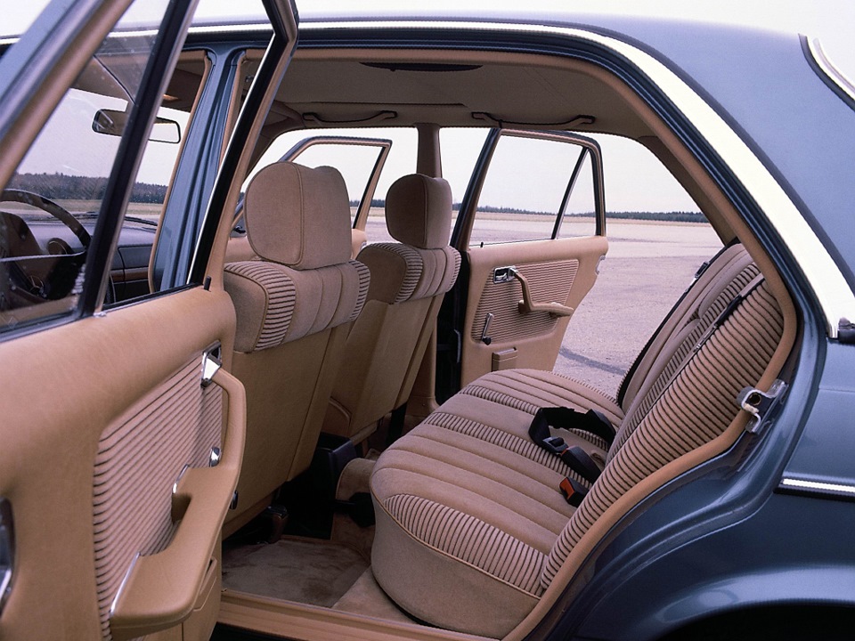 Велюр салони 123-х та ЗАКРИТТЯ теми Нових W123 4