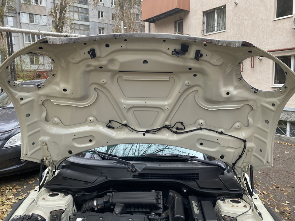 Стокова шумоізоляція капота довстановлена 1