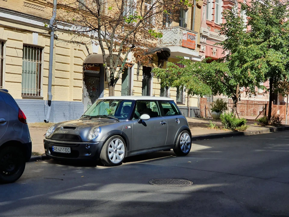 4. Обслуговування, ролик компресора, і далі працюємо з дрібницями.