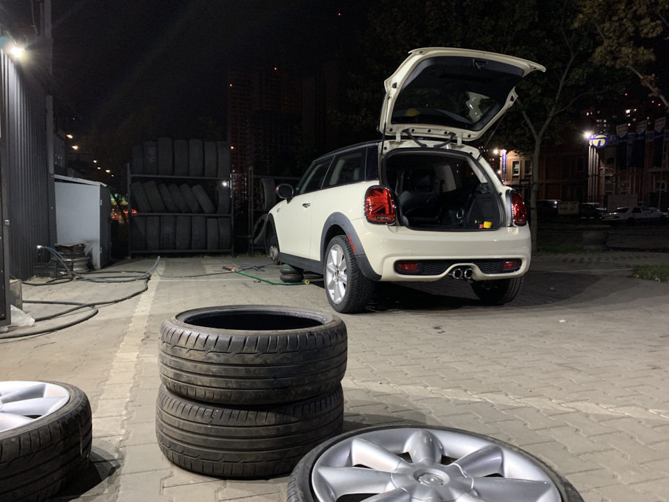 Диски MINI Cone Spoke 507 та Michelin Pilot Alpin 5 3