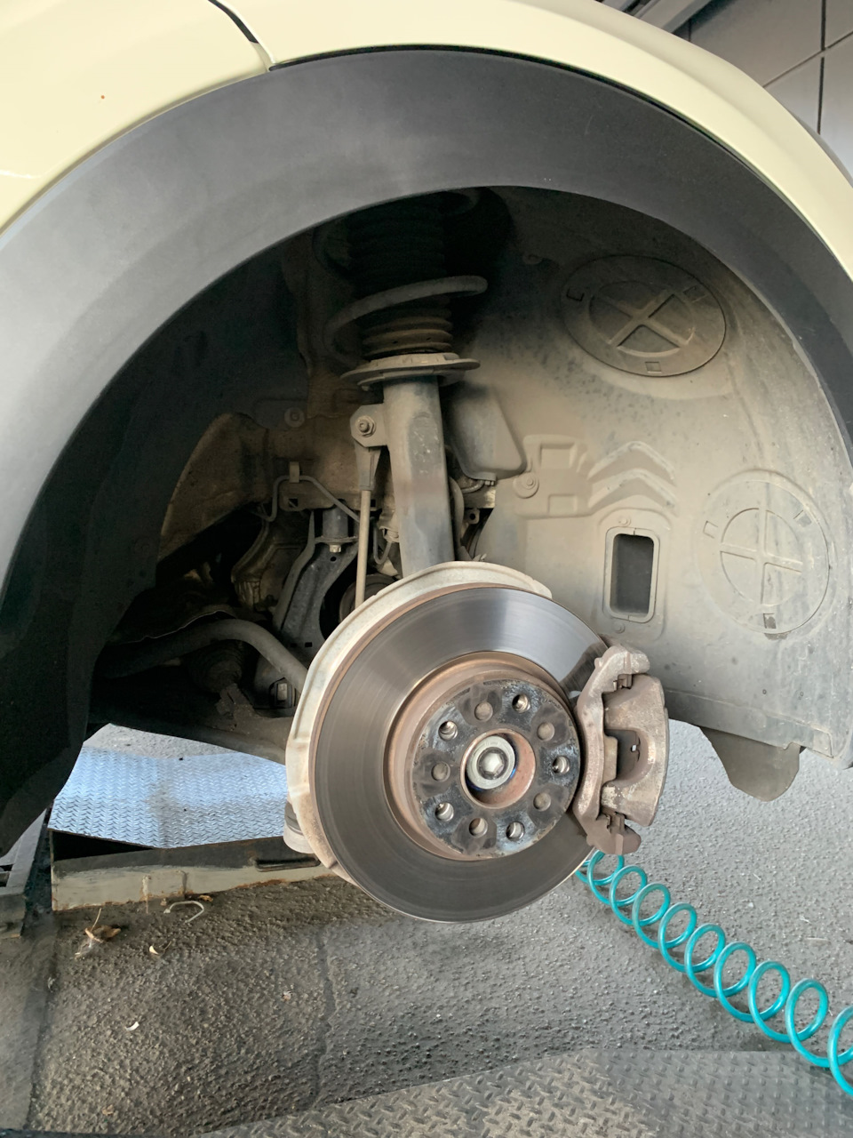 Перевзуття на зимову гуму Michelin Pilot Alpin 5 2