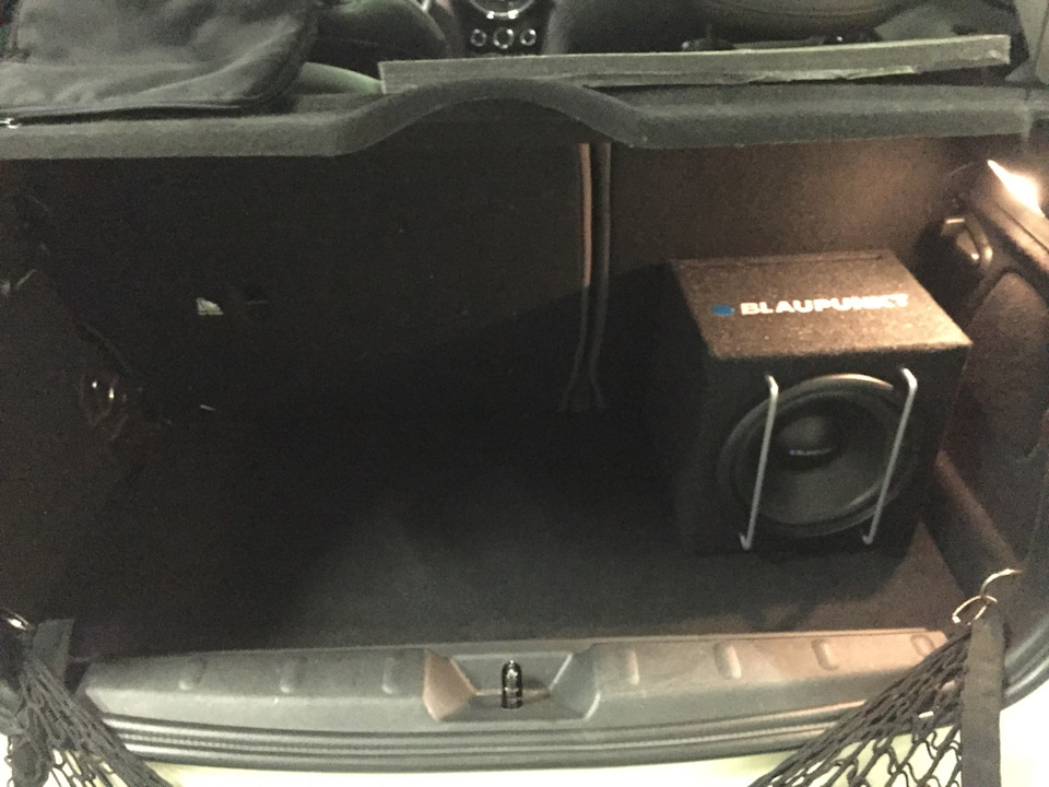 Blaupunkt в багажник Mini 1