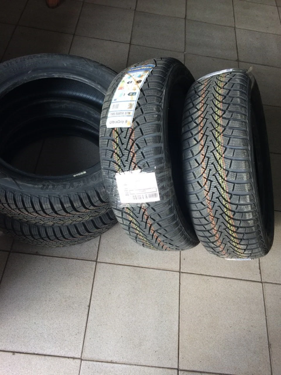 Зимова гума Goodyear